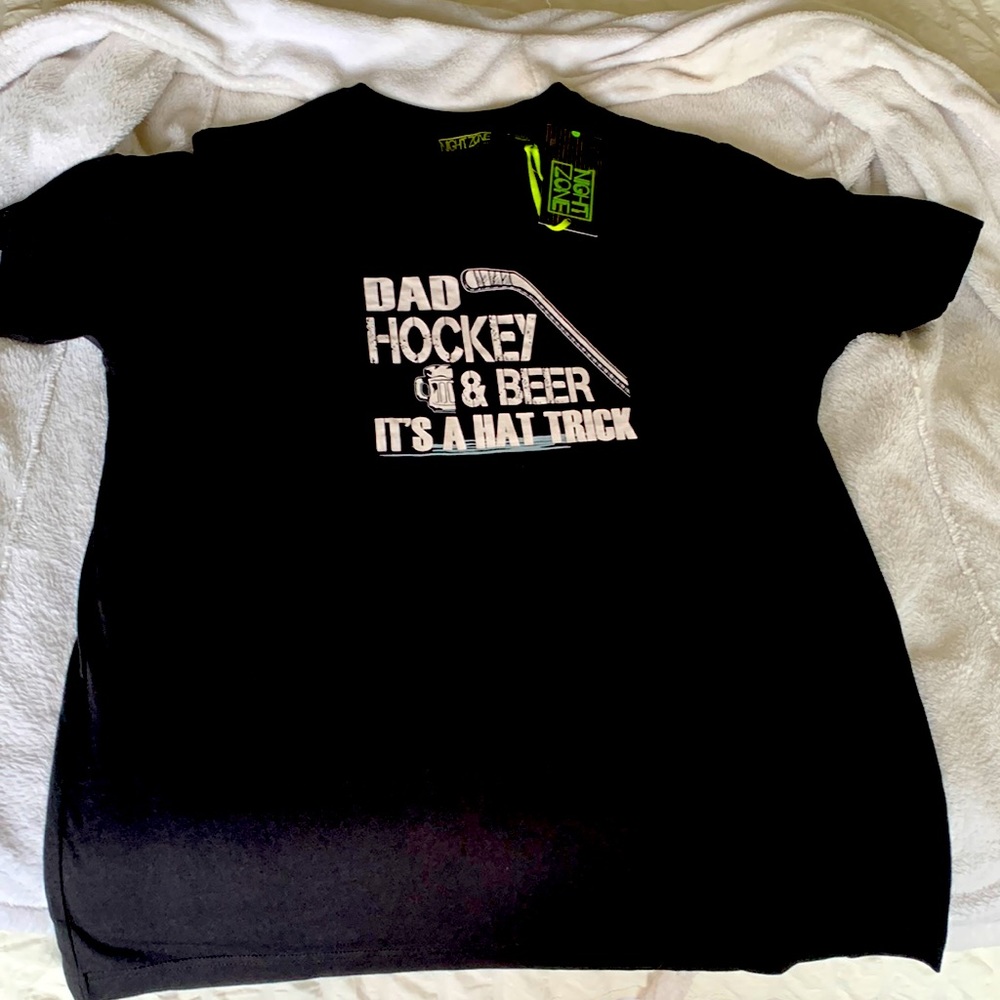 Dad Hockey& Beer It’s a hat trick mens tee shirt size Large NWT